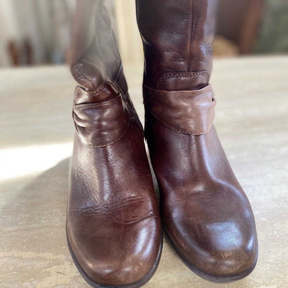 Elegant Dark Brown Leather comfortable Clark’s Boots 6 1/2